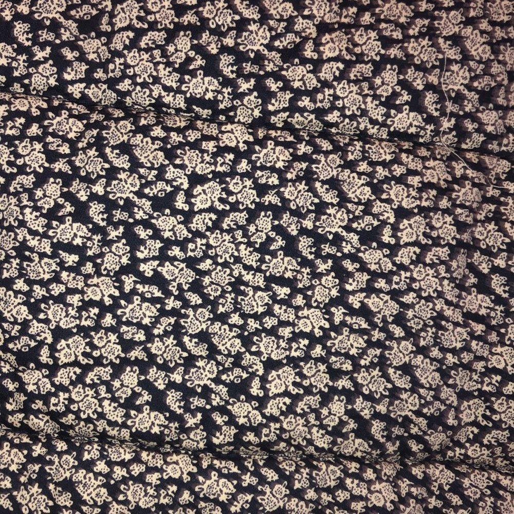 #38•PRINCESS VERA WANG• NAVY/IVORY FLORAL PUFFER VEST SIZE SMALL - Picture 4 of 7